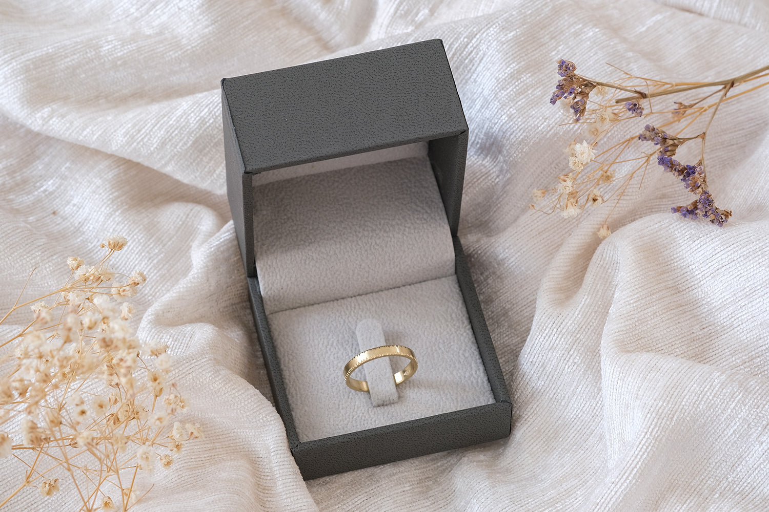 טבעת נישואין זהב קווקוו עליון ותחתון